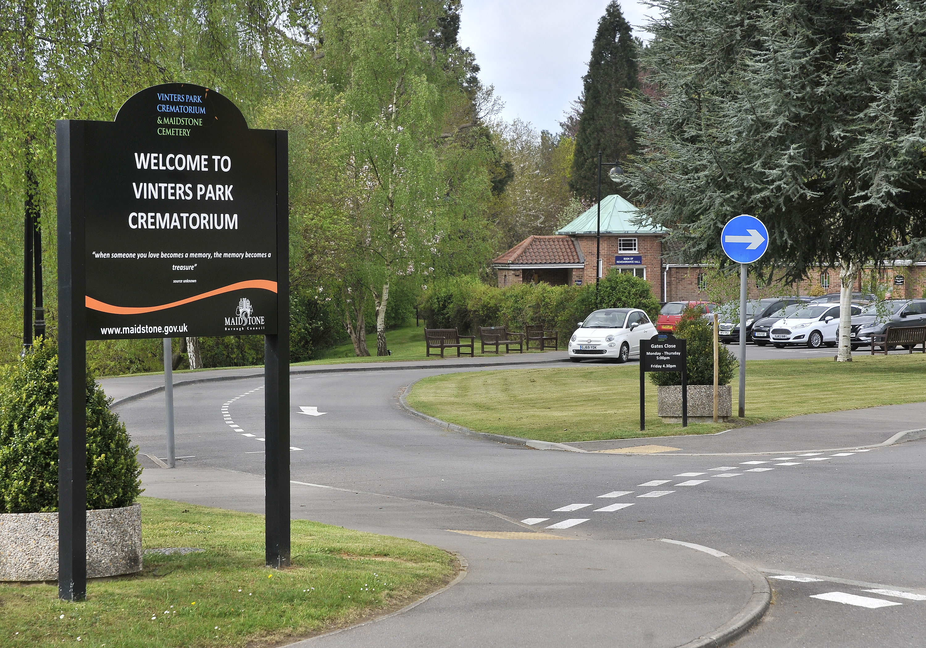 Maidstone Crematorium donates £14,000 to Parkinson’s image